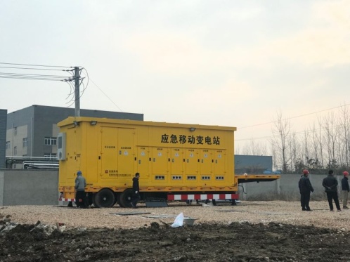 說明: E:\整站、風(fēng)電、光伏、配網(wǎng)、微網(wǎng)資料\車載移動(dòng)變\移動(dòng)變電站發(fā)運(yùn)照片\現(xiàn)場(chǎng)照片\ea01068fe6f93e7d4153a7445ec2d48.jpg